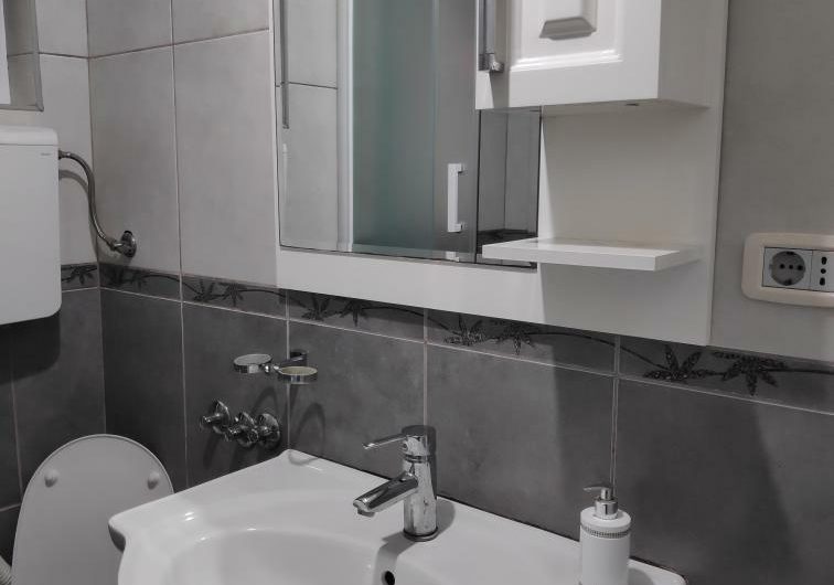 House near center of Sutomore, 108 m²