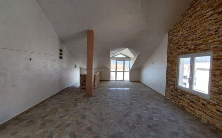 House in Učuri, 263 m²