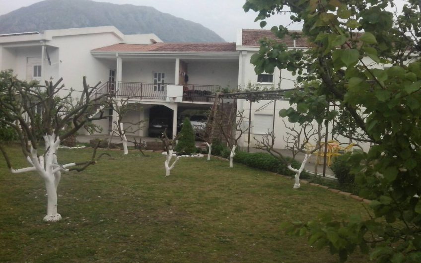 Large house in Polje, 400 m²