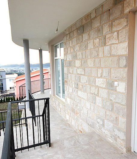 New three-storey family villa with seaview in Šušanj, 320 m²