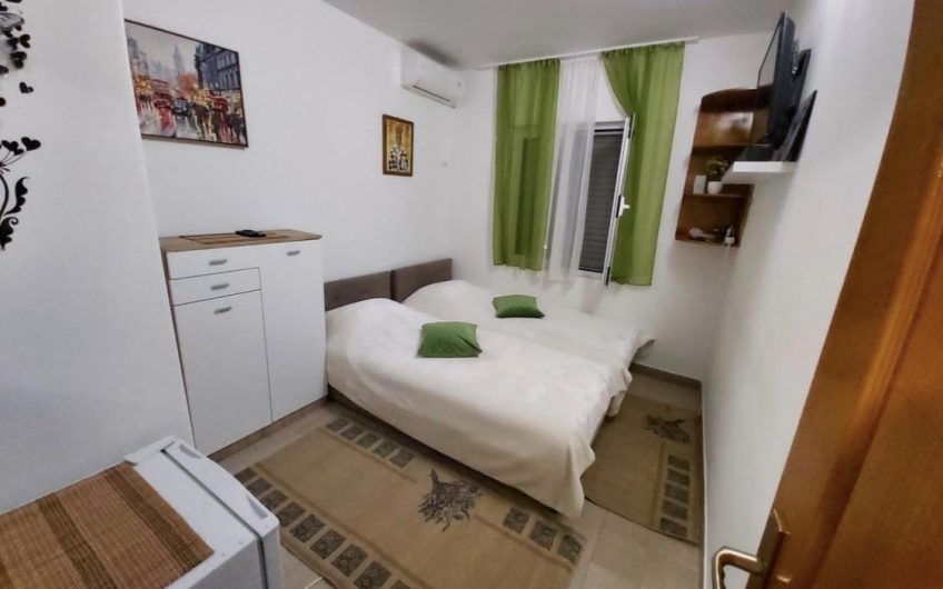 Two-storey house with large terraces in Budva, 238 m²