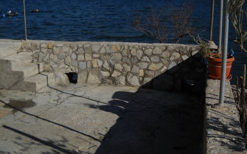 Old stone house on the beach in Prčanj, 100 m²