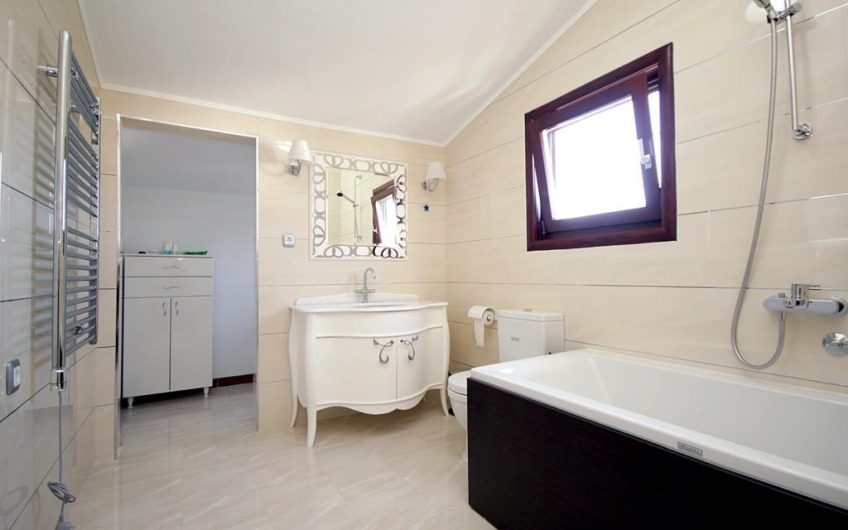 Beautiful house in Bjeliši, 200 m²