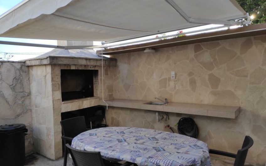 House near center of Sutomore, 108 m²
