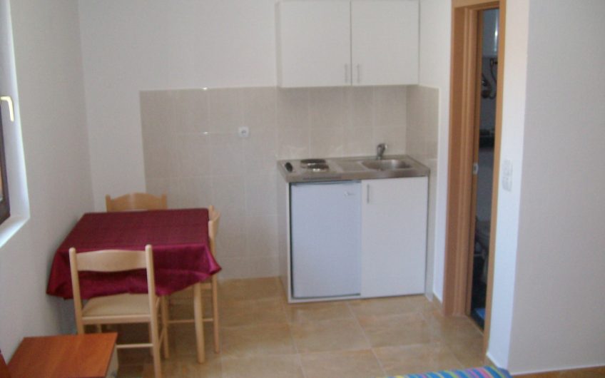 Two-storey apart hotel in Šušanj, 320 m²