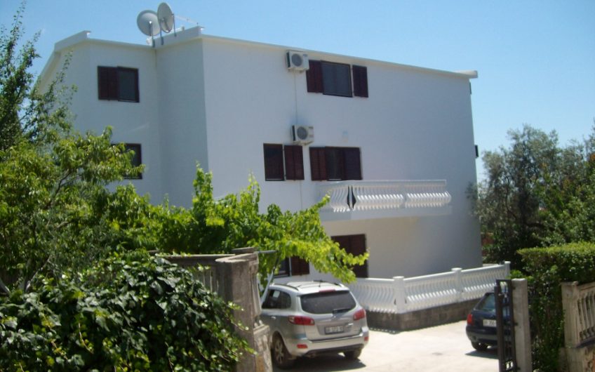 Two-storey apart hotel in Šušanj, 320 m²