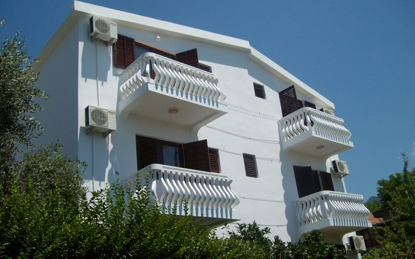 Two-storey apart hotel in Šušanj, 320 m²