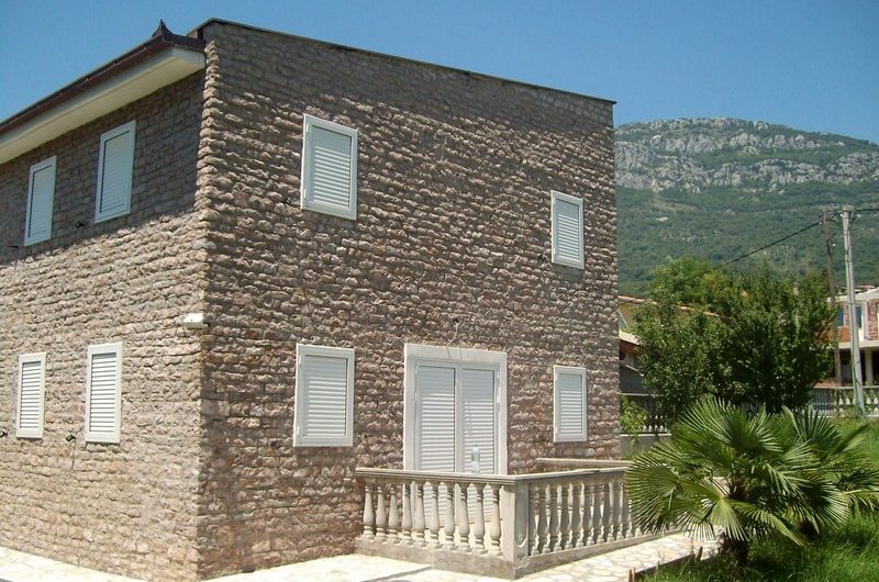 Unique two-level stone family house with seaview in Ilino, 270 m²