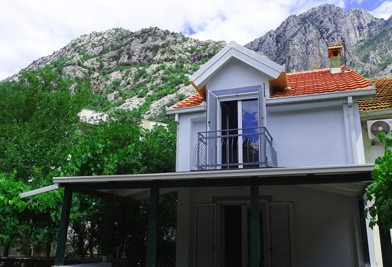 Semi-detached house in Orahovac, 71 m²