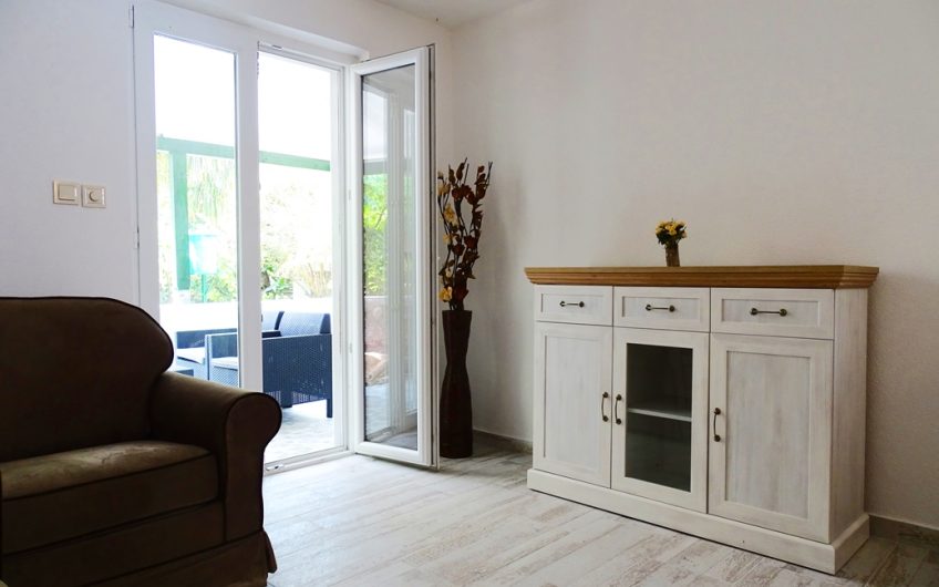 Semi-detached house in Orahovac, 71 m²