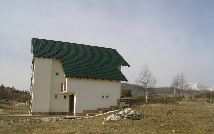 Three-storey house near Pljevlja, 220 m²