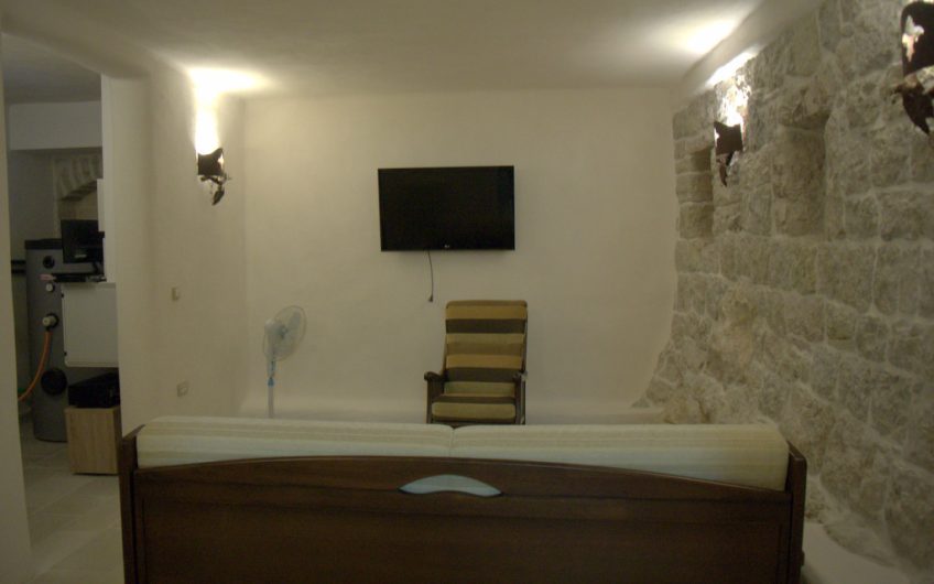 Luxury three-storey villa with pool and sauna in Skoči Djevojka, 276 m²
