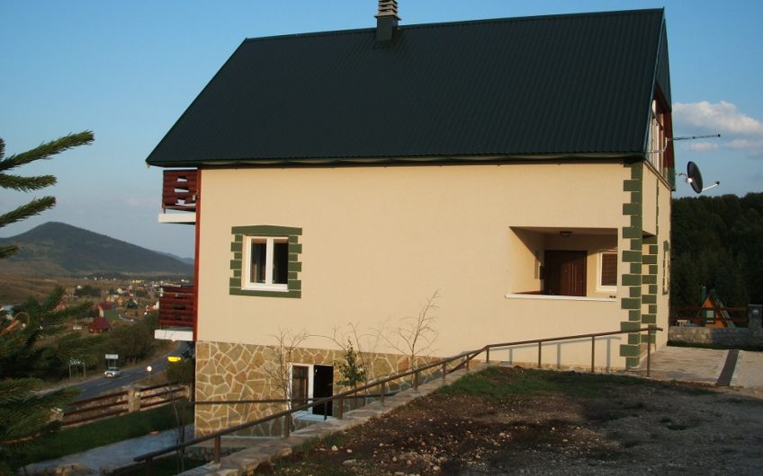 New three-storey house in Žabljak, 180 m²