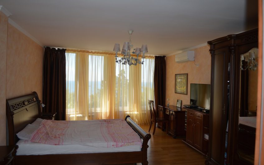 Three-storey villa with pool in Bar, 420 m²