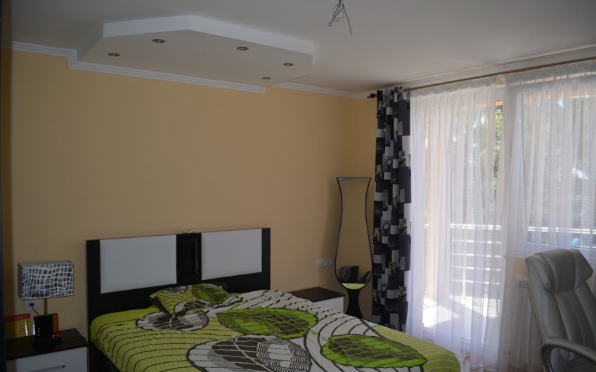 Three-storey villa with pool in Bar, 420 m²