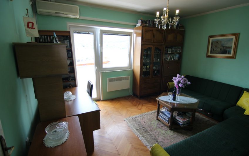 Three-storey house on first line in Lepetane, 242 m²