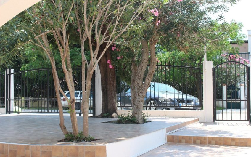 Hotel villa in Sutomore, 376 m²