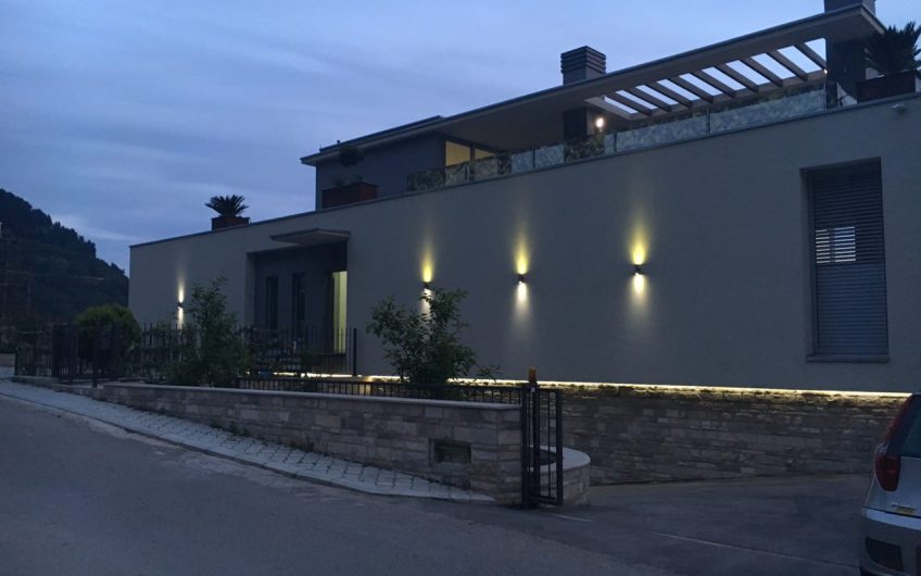 Villa LUX in Kavač, 250 m²