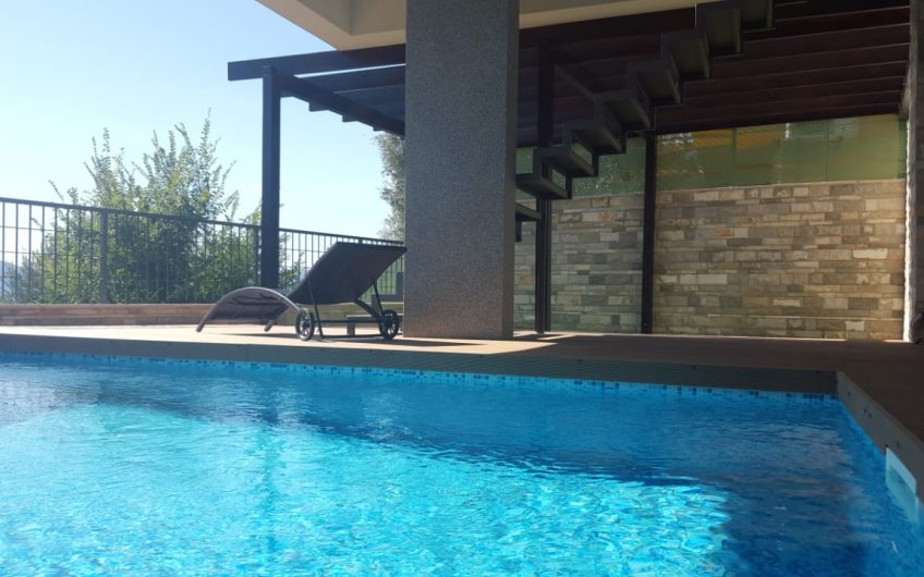 Villa LUX in Kavač, 250 m²