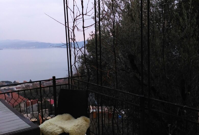 Three-storey house in Bijela, 140 m²