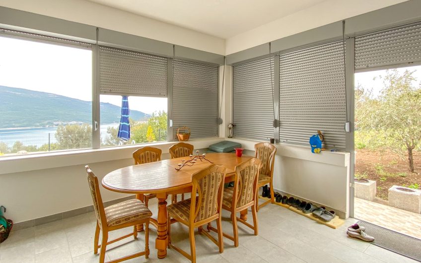 Unique two-storey villa in Kumbor, 338 m²