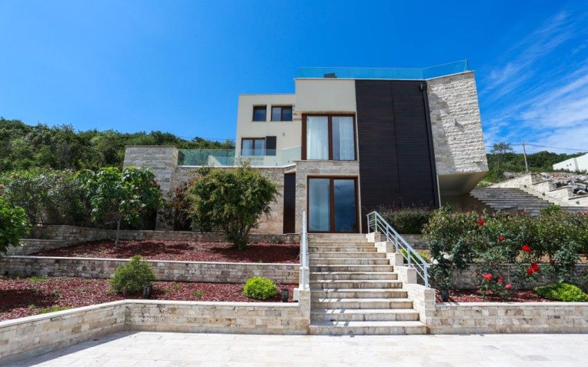Luxury villa in Krašići, 516 m²