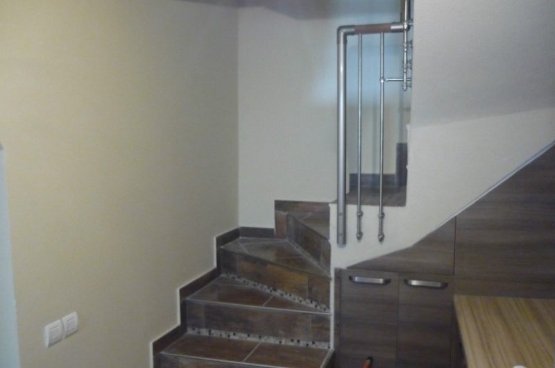 Renovated old three-storey stone house on first line in Đenovići, 100 m²