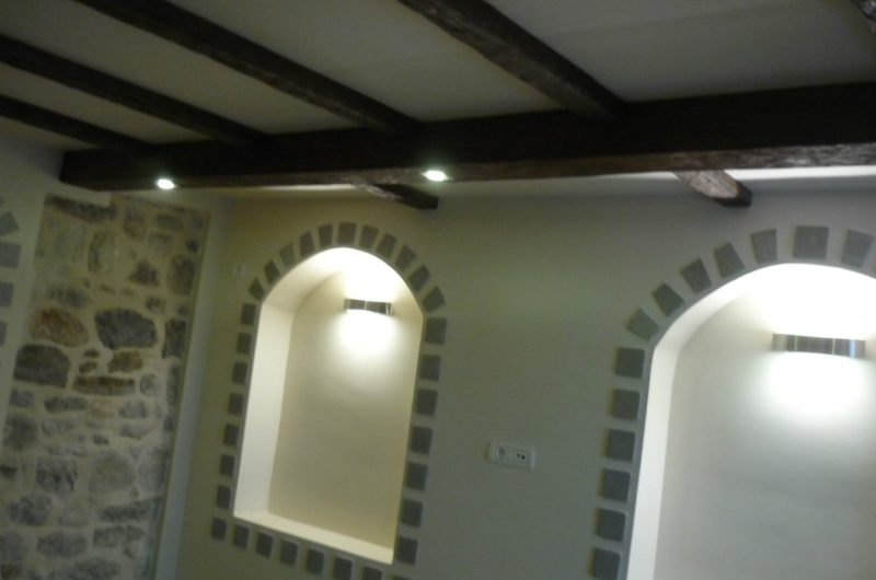 Renovated old three-storey stone house on first line in Đenovići, 100 m²