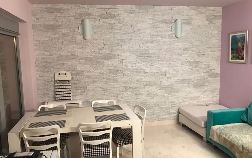 Villa on first line in Donji Stoliv, 390 m²
