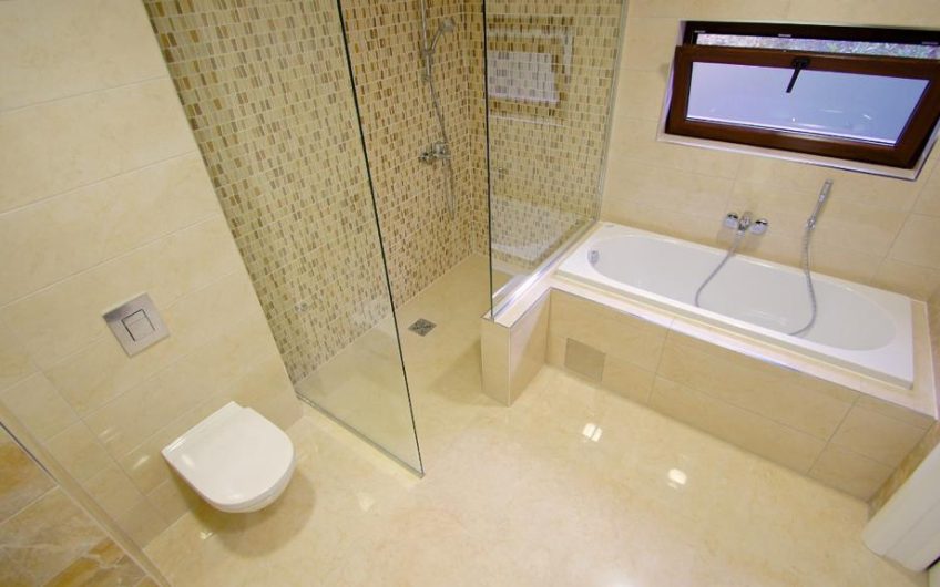 Two villas with seaview near Kotor, 260 m²