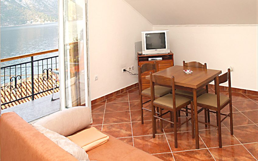 New house and half of old house at marine in Stoliv, 410 m²