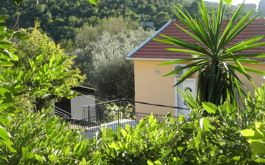 100 year old mediterranean stone house on first line in Žanjic, 77 m²