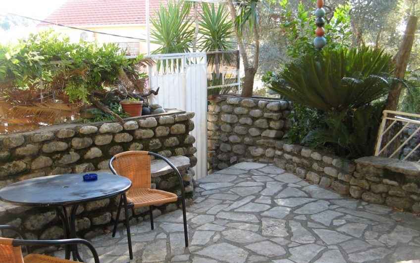 100 year old mediterranean stone house on first line in Žanjic, 77 m²