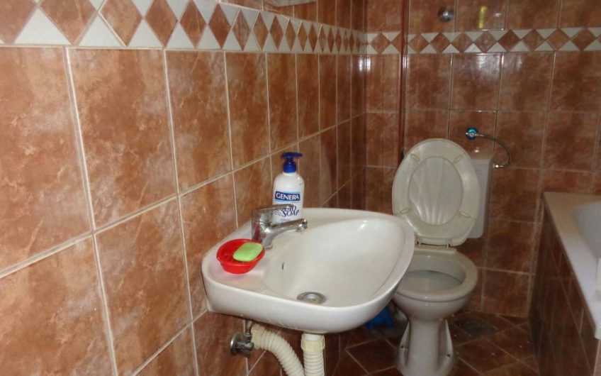 Modest house in Sutomore, 72 m²