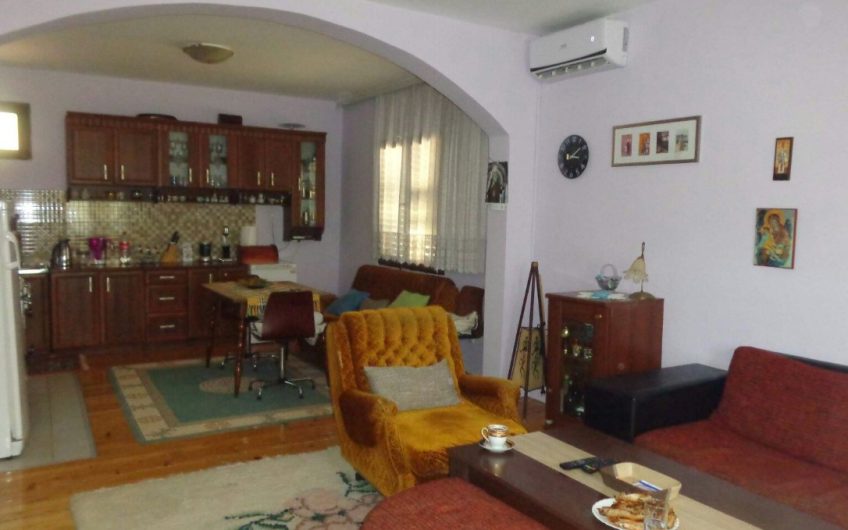 Modest house in Sutomore, 72 m²