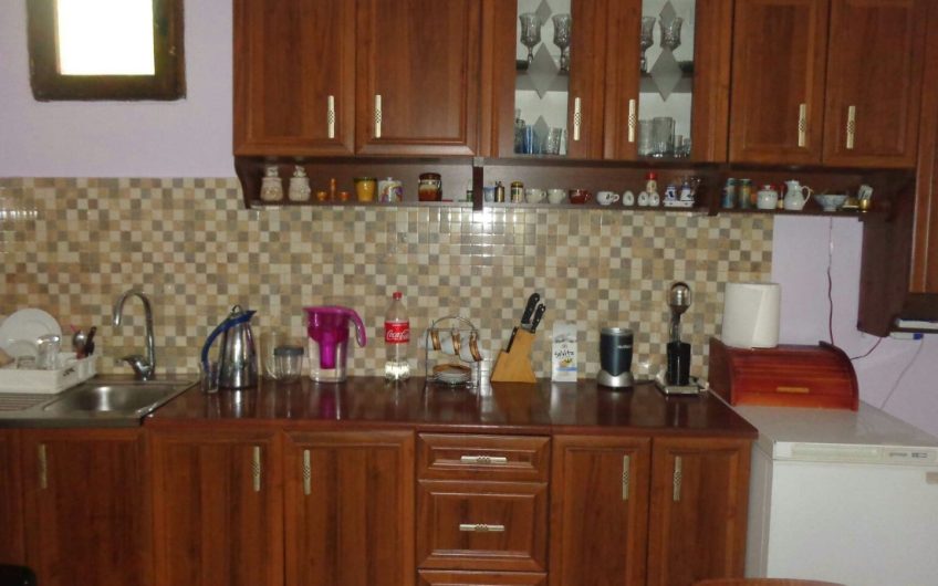 Modest house in Sutomore, 72 m²
