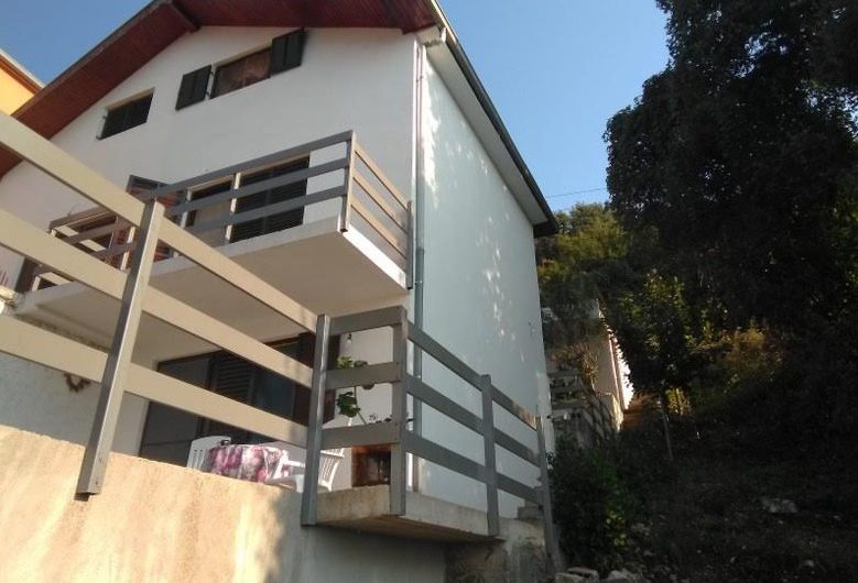 Semi-detached house with seaview near beach in Kruče, 60 m²