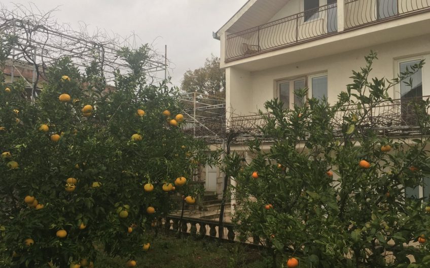 Three-storey house in Lastva Grbaljska, 226 m²