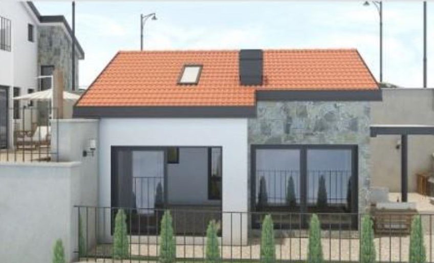 Modest villa with guesthouse in Tivat, 61 m²