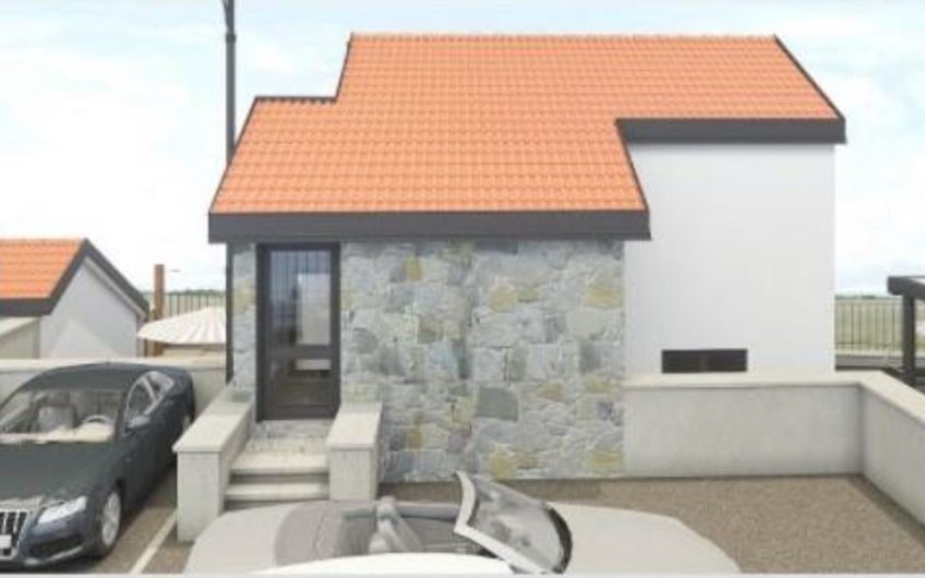 Modest villa with guesthouse in Tivat, 61 m²