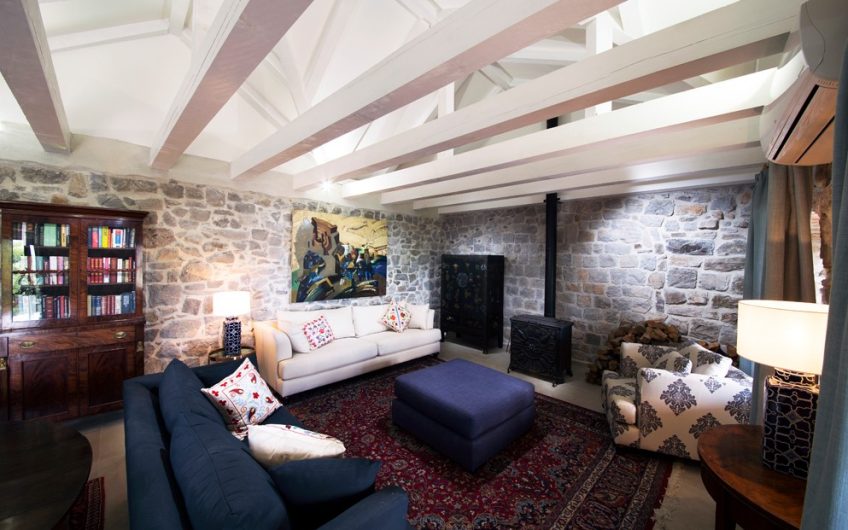 Villa with spectacular plot and seaview in Zabrđe, 247 m²