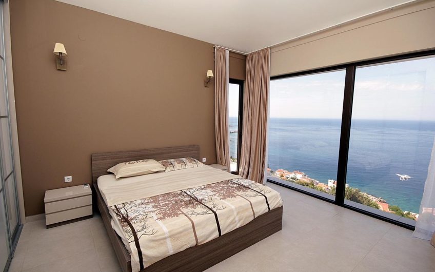 Beautiful villa in Dobra Voda, 200 m²