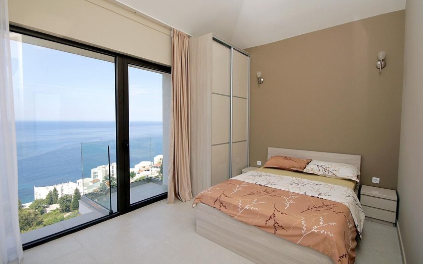 Beautiful villa in Dobra Voda, 200 m²