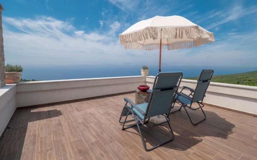 Luxury two-storey villa with seaview and pool in Zagora, 150 m²