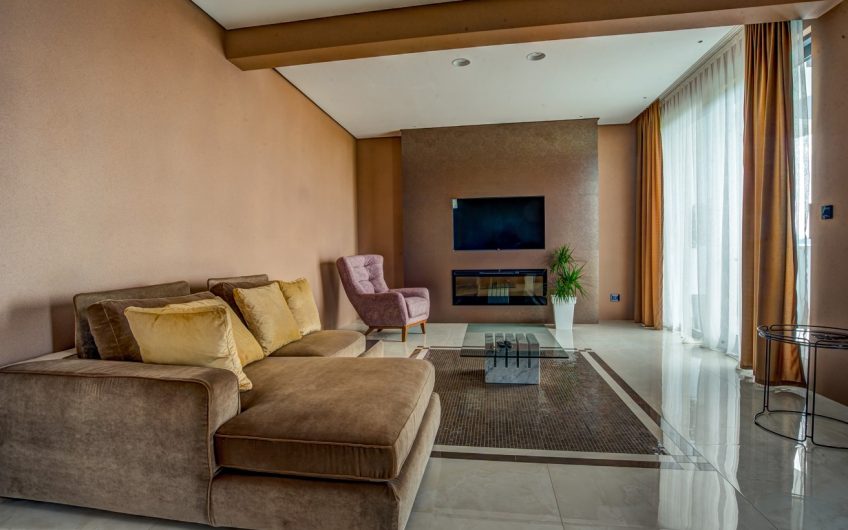Three luxury villas with direct sea view in Komoševina, 1136 m²