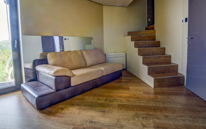 Three luxury villas with direct sea view in Komoševina, 1136 m²