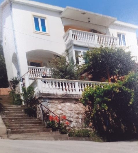 Two-storey house with seaview in Kumbor, 210 m²