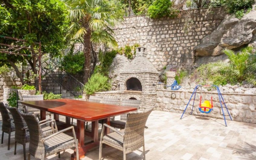 200-year old renovated stone villa in Perast, 287 m²