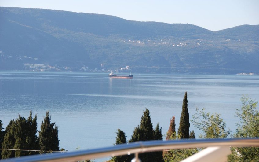 Pair of new villas with seaview in Kumbor, 335 m²