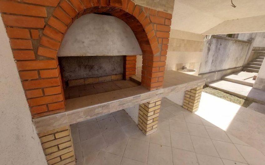 House in Učuri, 263 m²